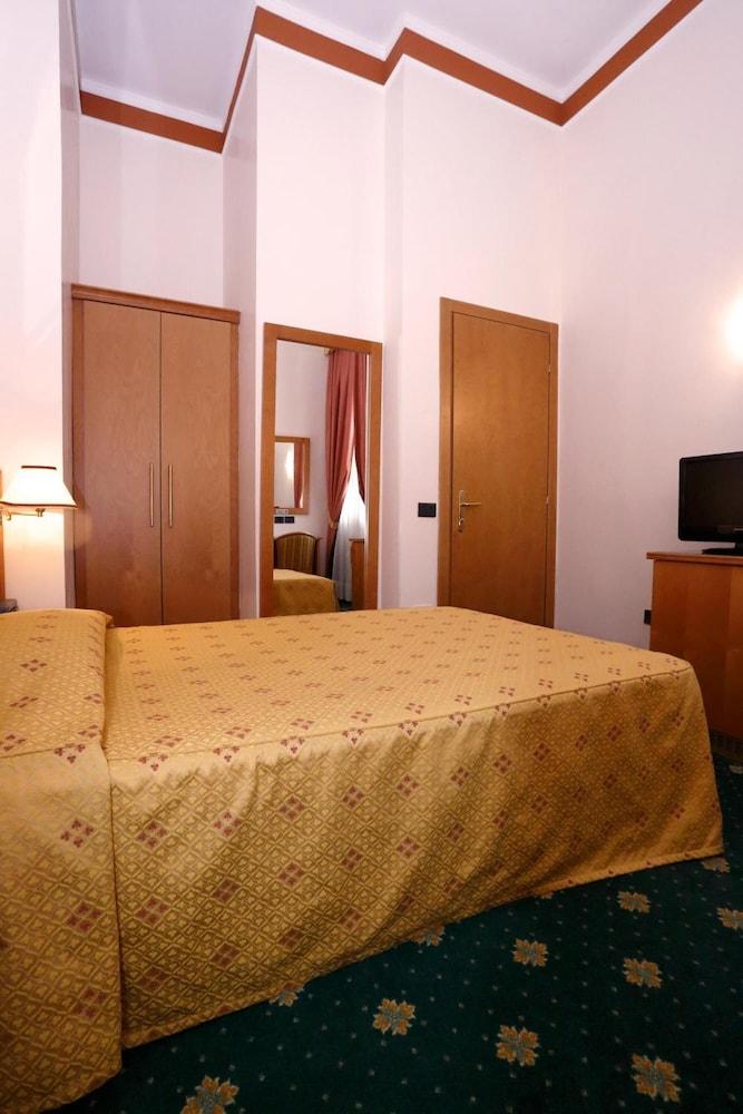 Estense 3* Modena